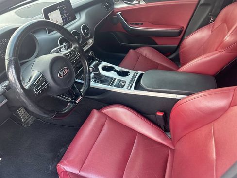 Used 2020 Kia Stinger GT1 AWD/4WD image 11