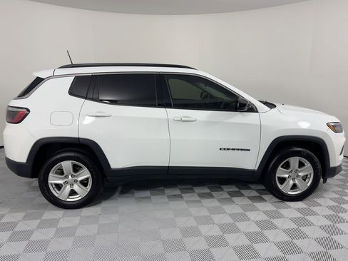 Used 2022 Jeep Compass Latitude image 8