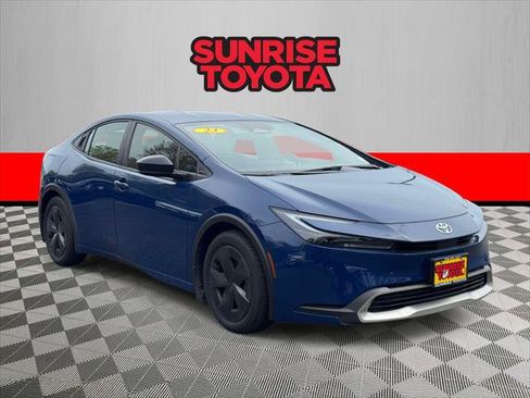 Certified 2025 Toyota Prius Plug-In Hybrid FWD image 1