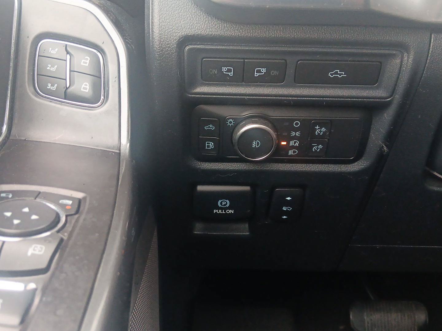 Used 2021 Ford F150 Lariat w/ Equipment Group 502A High AWD/4WD image 23