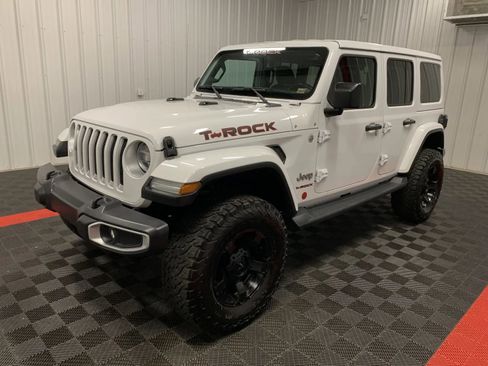 Used 2019 Jeep Wrangler Unlimited Sahara w/ Dual Top Group image 5