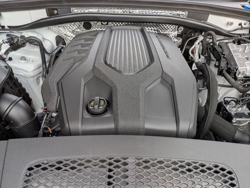 New 2026 Porsche Macan image 30