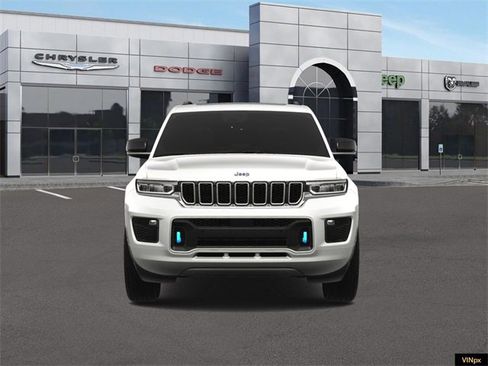 New 2025 Jeep Grand Cherokee Overland w/ Luxury Tech Group IV image 12