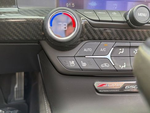 Used 2016 Chevrolet Corvette Z06 w/ 3LZ Preferred Equipment Group image 25