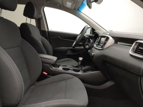 Used 2020 Kia Sorento LX image 21