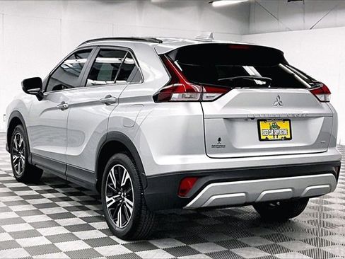 Used 2024 Mitsubishi Eclipse Cross SE image 2