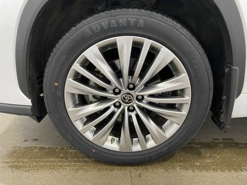 Used 2022 Toyota Highlander Platinum image 26