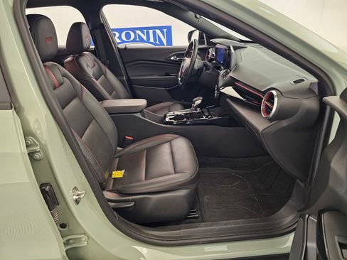 Used 2024 Chevrolet Trax RS w/ Sunroof Package image 31