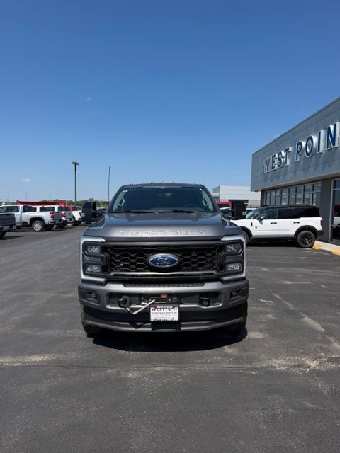 Used 2024 Ford F250 Lariat w/ Sport Appearance Package AWD/4WD image 3