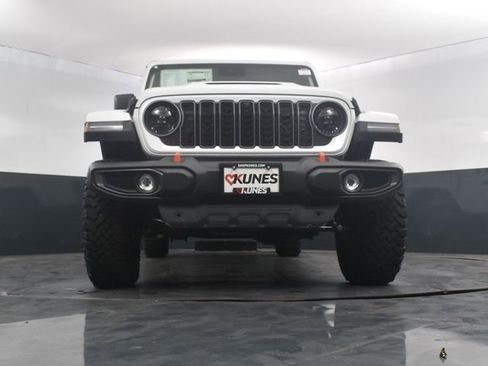 New 2025 Jeep Gladiator Mojave w/ Safety Group image 44