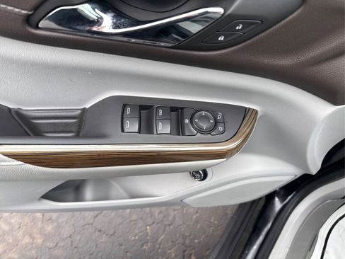 Used 2021 GMC Acadia SLE w/ Driver Convenience Package image 36