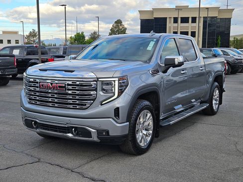 Used 2024 GMC Sierra 1500 Denali w/ Technology Package AWD/4WD image 10