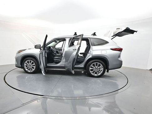 Used 2021 Toyota Highlander Limited AWD/4WD image 51
