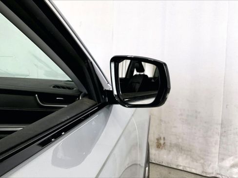 Used 2023 Jeep Grand Cherokee L Limited w/ Luxury Tech Group II image 11