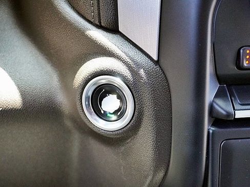 Used 2020 GMC Sierra 1500 Elevation w/ Elevation Convenience Package RWD image 29