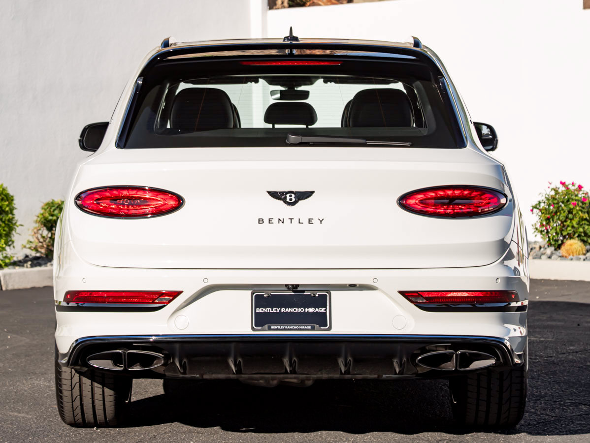 Certified 2025 Bentley Bentayga AWD/4WD image 13