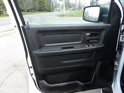 Used 2018 RAM 1500 Express AWD/4WD image 11