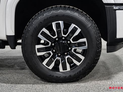 Used 2025 GMC Sierra 3500 Denali Ultimate image 12