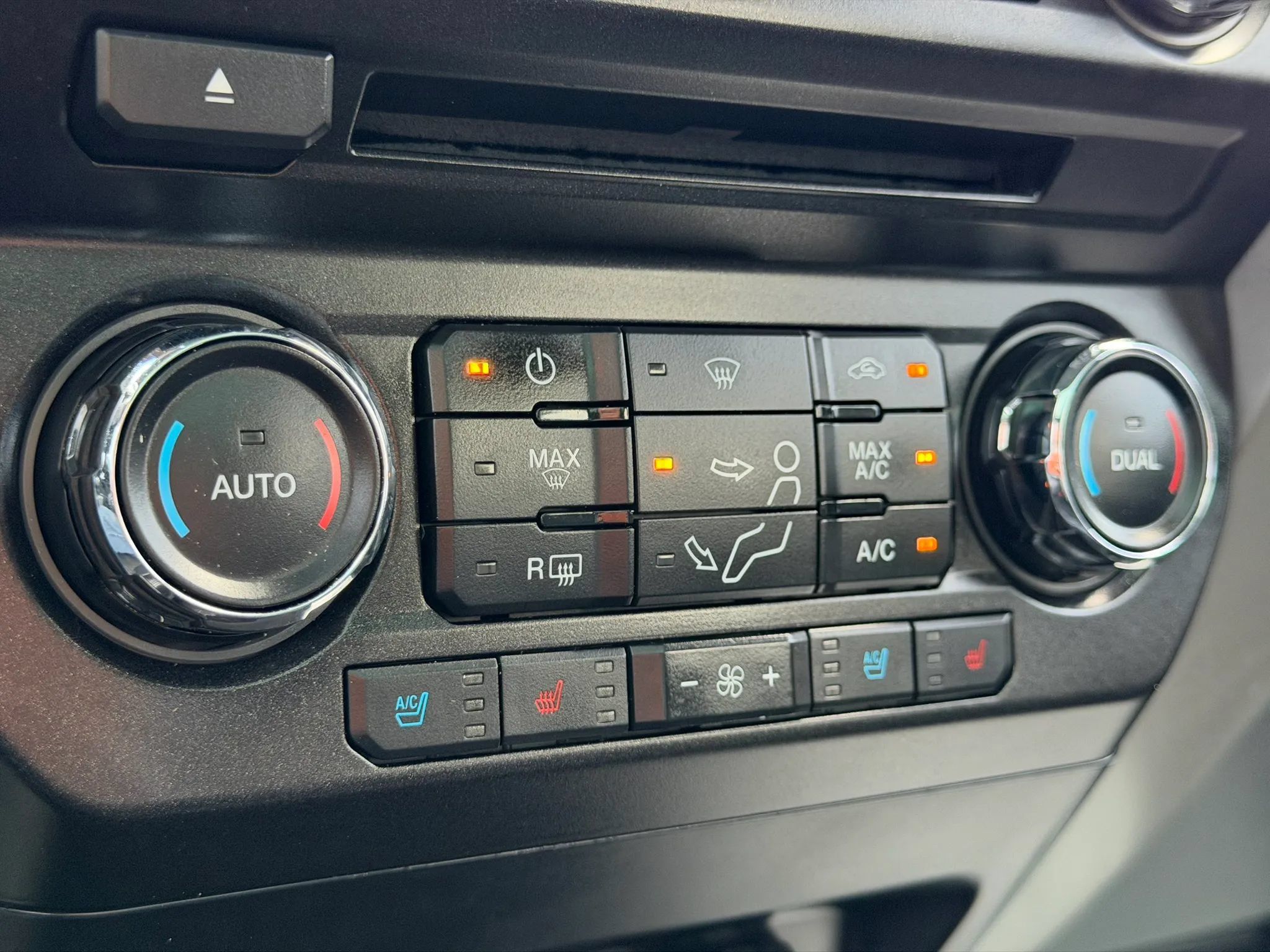 Used 2017 Ford F450 Lariat w/ Lariat Ultimate Package AWD/4WD image 44