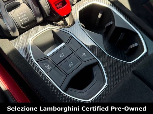 Used 2023 Lamborghini Urus Performante AWD/4WD image 45