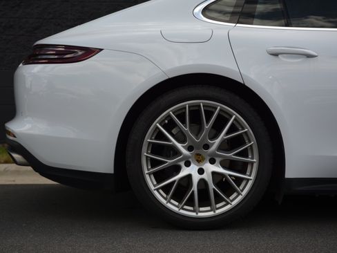 Certified 2018 Porsche Panamera 4 AWD/4WD image 39