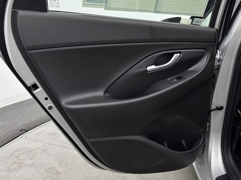 Used 2018 Hyundai Elantra GT FWD image 22