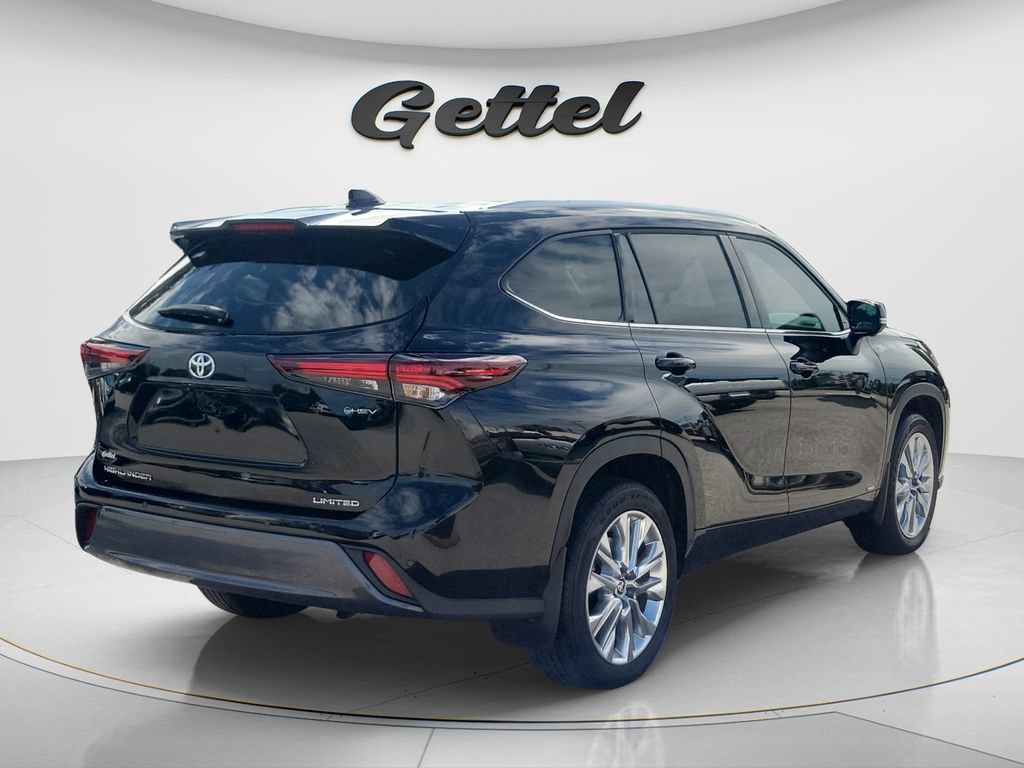 Certified 2026 Toyota Highlander Limited AWD/4WD image 5