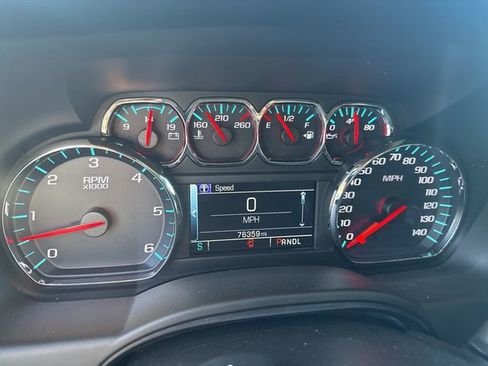 Used 2019 Chevrolet Suburban LT image 19