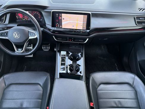 Used 2024 Volkswagen Atlas Cross Sport SEL R-Line image 3