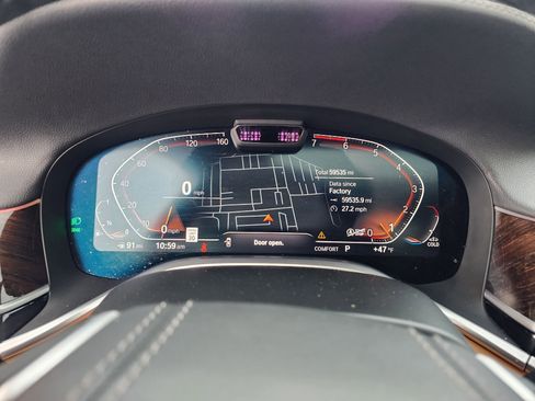 Used 2022 BMW 750i xDrive 750i xDrive w/ Luxury Rear Seating Package image 32