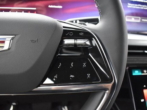 Certified 2025 Cadillac Escalade ESV Sport w/ Touring Package image 16