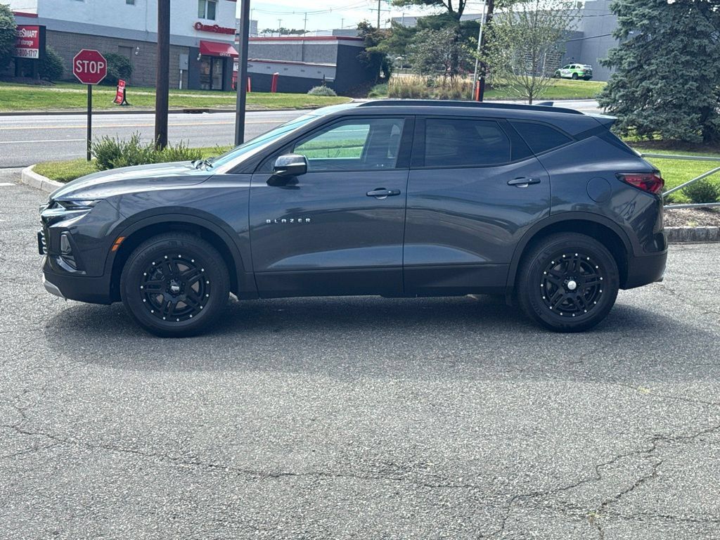 Used 2022 Chevrolet Blazer LT AWD/4WD image 4