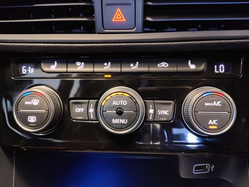 Used 2019 Volkswagen Jetta GLI FWD image 18