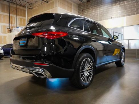 Used 2024 Mercedes-Benz GLC 300 4MATIC image 4