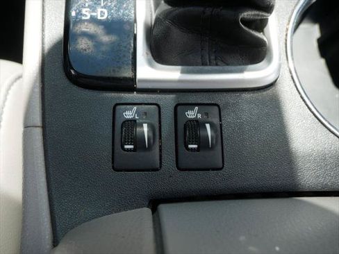 Certified 2019 Toyota Highlander XLE AWD/4WD image 27