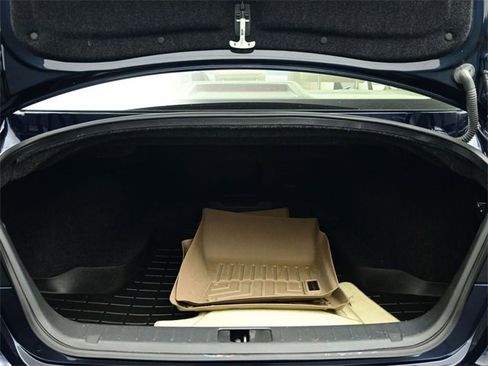 Used 2017 INFINITI Q70 3.7 image 43