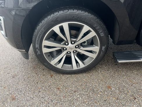 Used 2020 Ford Expedition Max King Ranch image 29