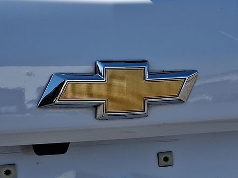 Used 2023 Chevrolet Equinox LS AWD/4WD image 30