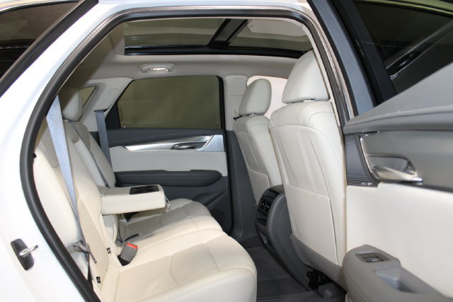 Used 2021 Cadillac XT5 Premium Luxury AWD/4WD image 11