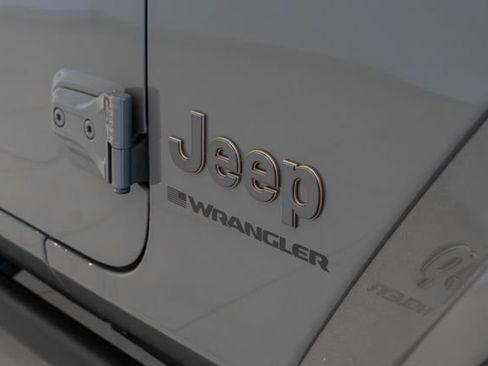 Used 2023 Jeep Wrangler Unlimited Rubicon 392 w/ Dual Top Group AWD/4WD image 9