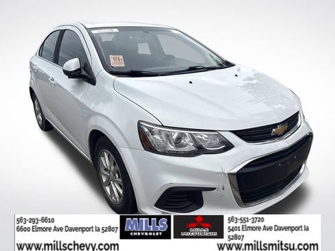 Used 2019 Chevrolet Sonic LT w/ Convenience Package FWD image 2