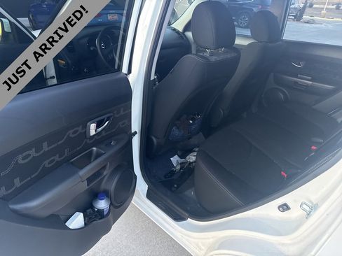 Used 2012 Kia Soul + w/ Audio Pkg image 11