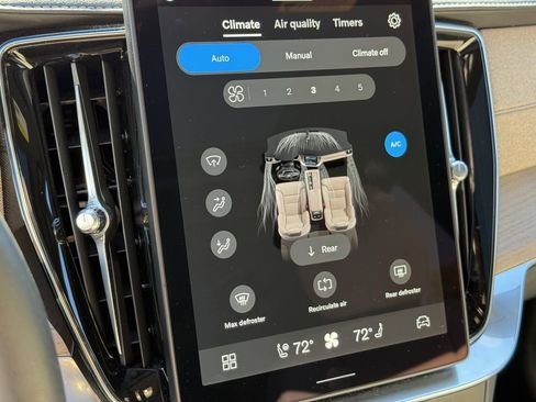 New 2026 Volvo XC90 B6 Ultra image 25