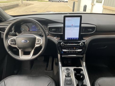 Used 2023 Ford Explorer Limited w/ Limited Technology Package image 12