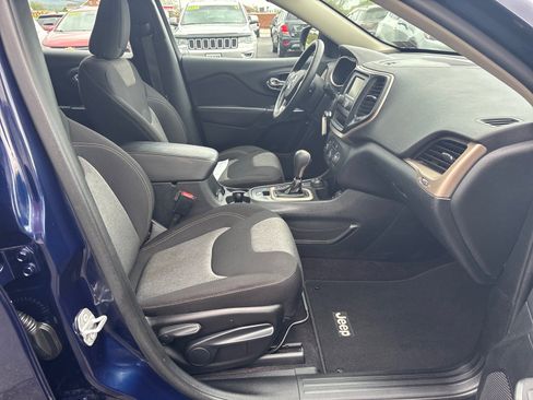 Used 2016 Jeep Cherokee Sport AWD/4WD image 14