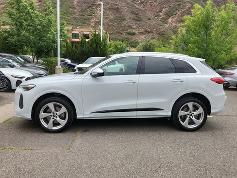 Used 2025 Audi Q5 Premium Plus w/ Premium Plus AWD/4WD image 6