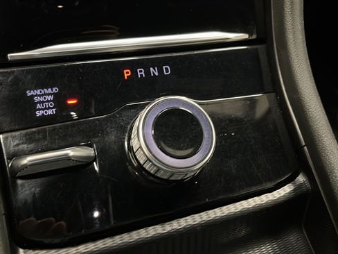 Used 2024 Jeep Grand Cherokee Limited w/ Luxury Tech Group II AWD/4WD image 19