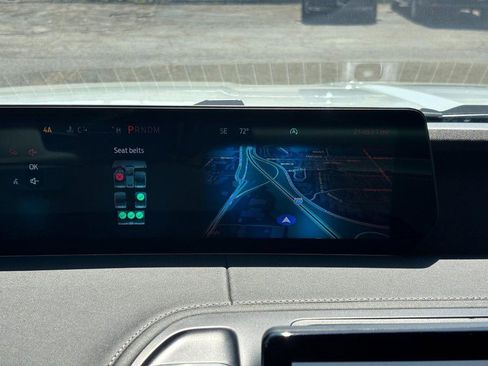 Used 2025 Ford Expedition Platinum image 23