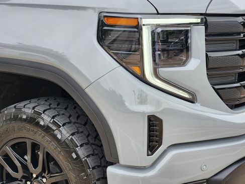 Used 2024 GMC Sierra 1500 Elevation w/ Elevation Premium Package image 7