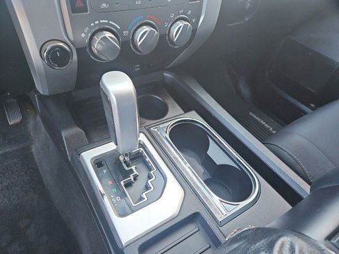 Used 2014 Toyota Tundra SR5 w/ SR5 Upgrade Package image 19